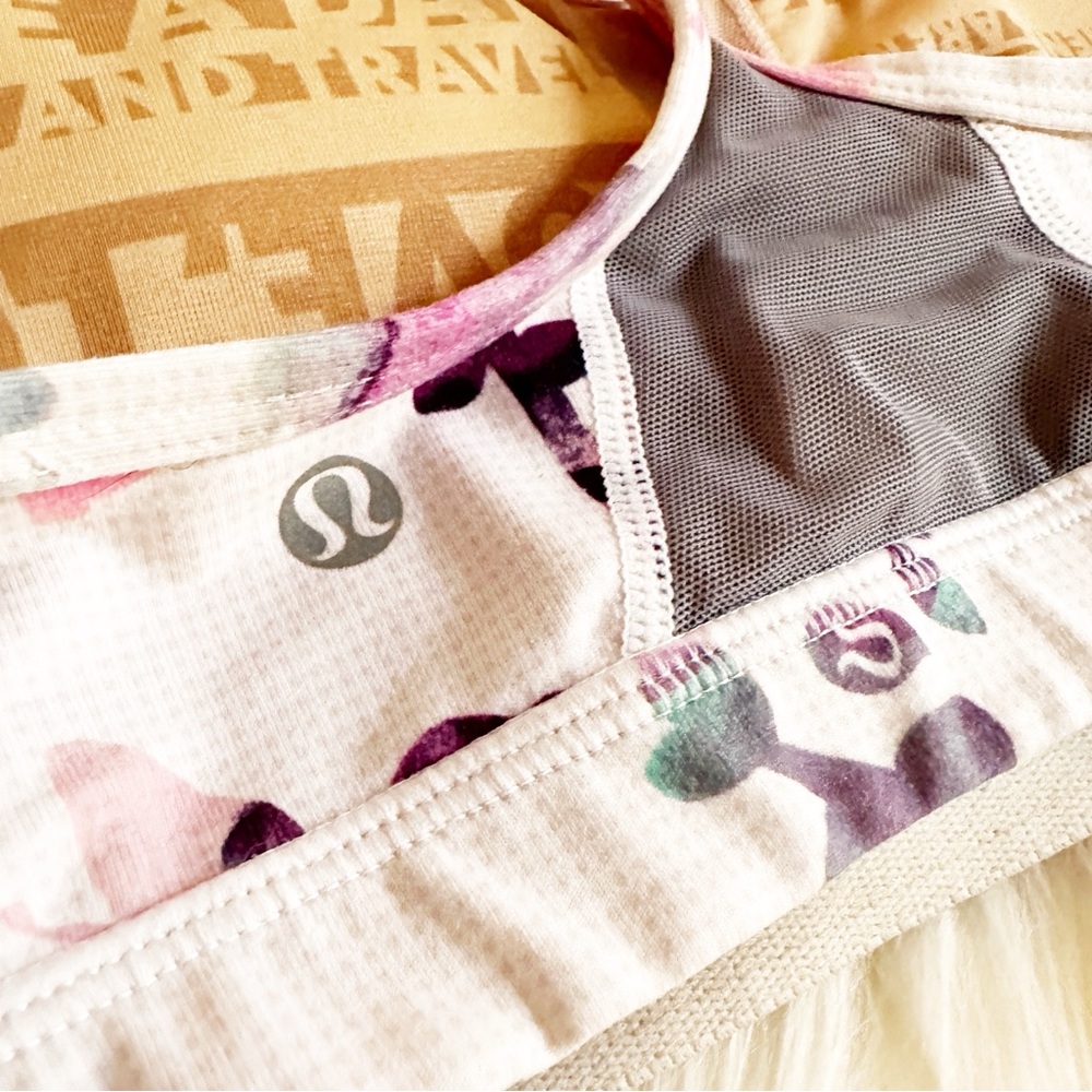 Lululemon Flow Y Bra Sz 4 - Picture 4 of 7